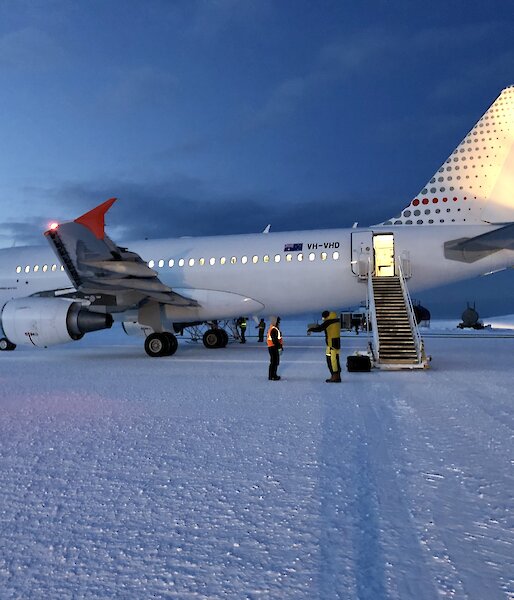 Aircraft on the ice runway