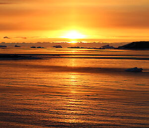 A beautiful golden sunset looking out towards Gardner Is captured on the 8th March