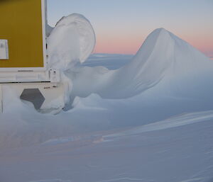 Snow forms in the blizz tail at the back of the Sprunky (accomodation) van up at Woop Woop