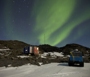 Aurora dancing across the sky over Platcha