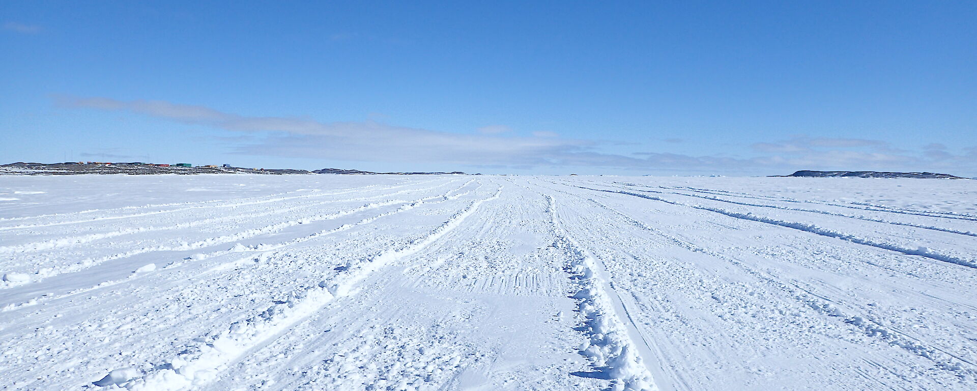 The freshly drag-beamed skiway on the sea ice at Davis