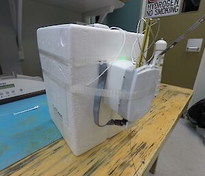 The equipment housed in a polystyrene box: the complete ozone sonde before it is attached to the balloon.