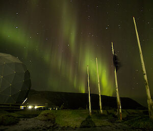 The ANARESAT dome at Macca features in this beautiful aurora shot