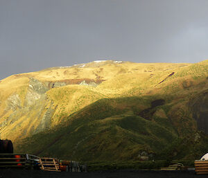 Black sky behind mountain