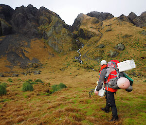 Rich arriving fully laden at the debris cache