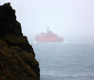 The ship Aurora Australis sailing away towards the horizon