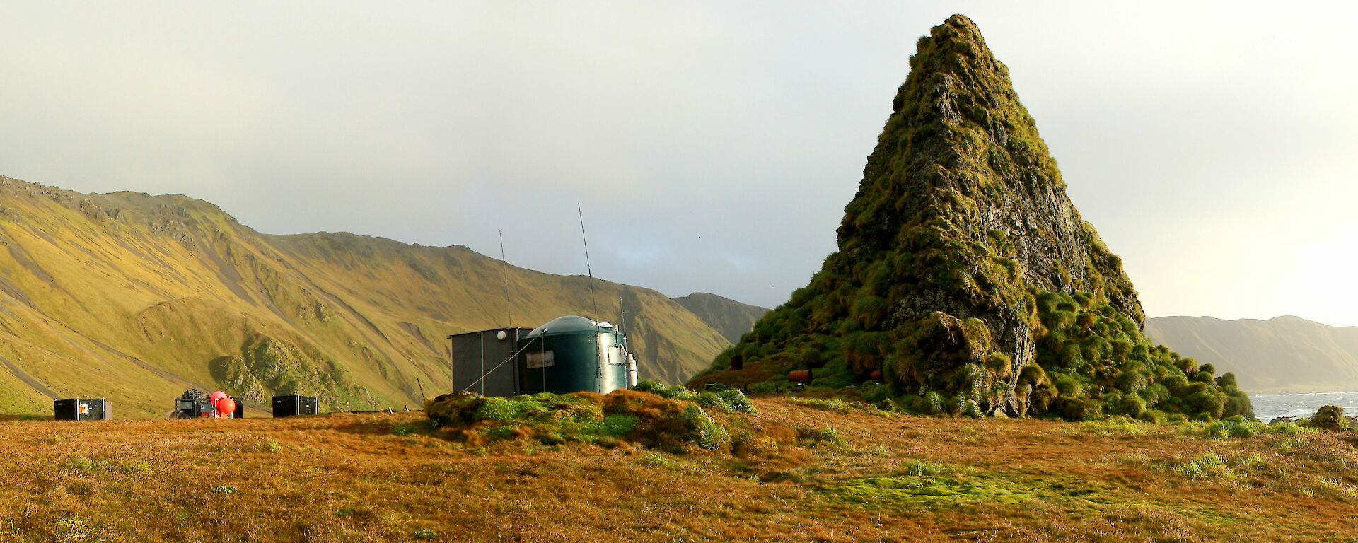 A picture of the Davis Point hut on a sunny afternoon