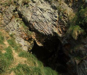 A picture showing the entrance to Eagle Cave