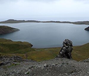 Paleo lake deposits of laminated silt and organic matter at locations like Major Lake (180m) provide more tantalising clues to the formation history of the island. Rounded beach stone cobble deposits nearby are from a time when the southern ocean was pounding onto this landscape.