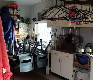 Bauer Bay hut clean and tidy for the next expeditioners to visit.