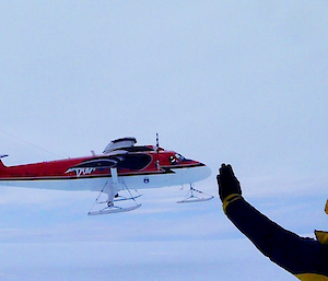 Twin Otter departing Rumdoodle