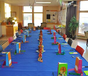 The mess table all decorated with animal theme party tricks