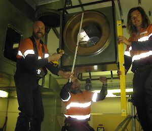 Replacement of fans in the balloon building by all the team.