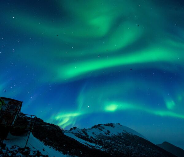 Aurora over Mt Henderson