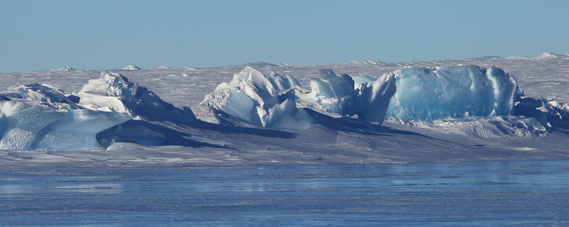 Keels of ice around the lake’s edge.