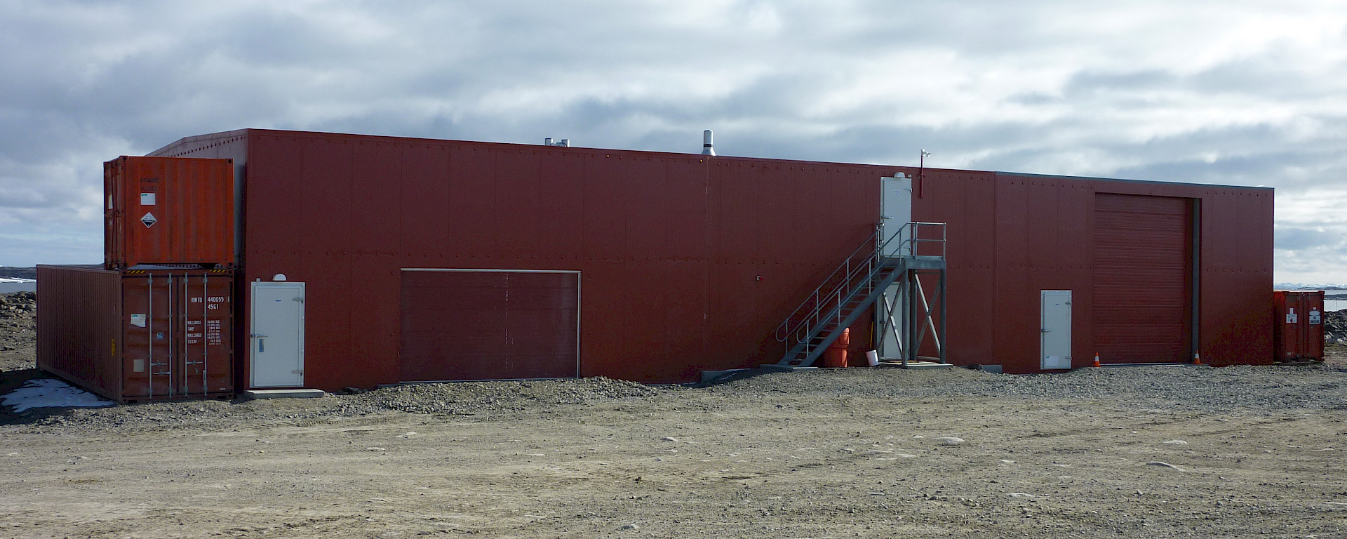 Davis SPAZ building for storage of scientific field equipment