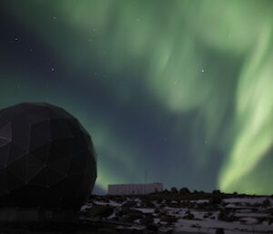 Aurora over the Anaresat dome