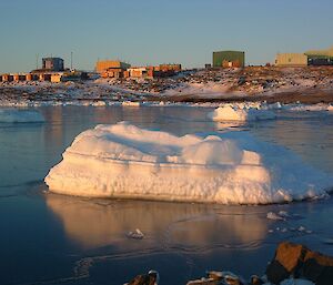 Sea ice forming near the Davis beach