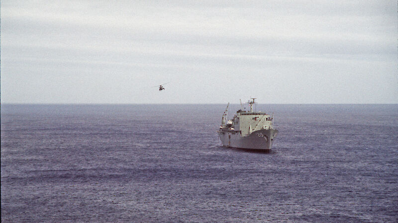 HMAS Stalwart near Macquarie Island, 1985