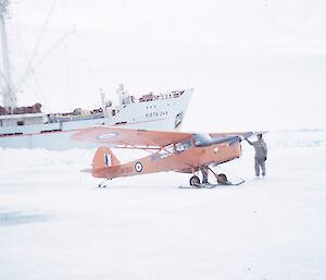 Auster ready to take off and survey Horseshoe Harbour