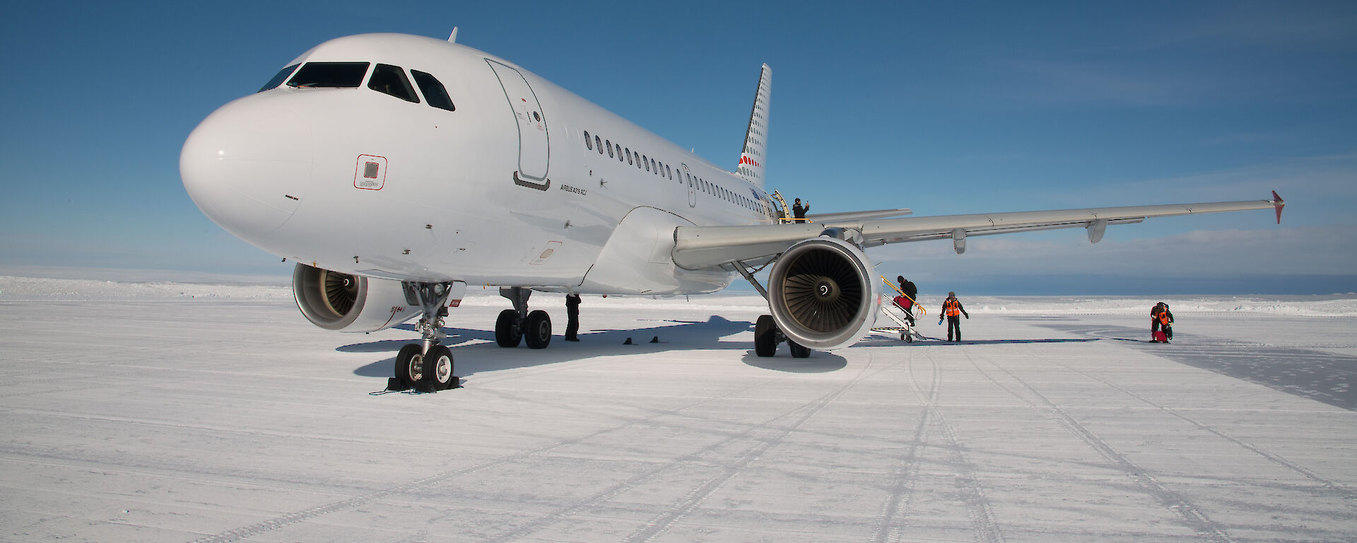 A319 on the ice at Wilkins runway near Casey