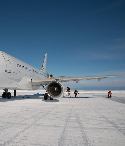 A319 on the ice at Wilkins runway near Casey