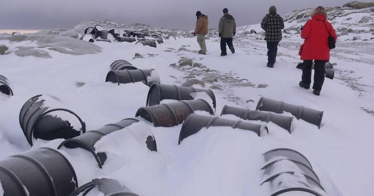 50 Shocking Facts Unveiling Antarctica's Population Size, 2024