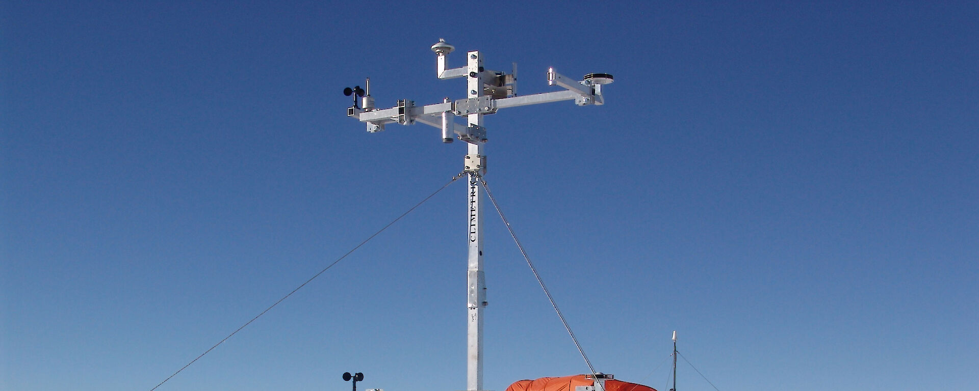 Dome Argus automatic weather station