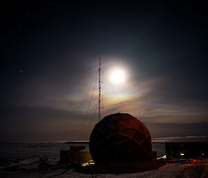 Polar stratospheric clouds illuminated by moonlight above Davis research station