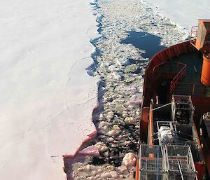 RSV Aurora Australis in the Southern Ocean