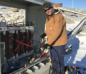 Scott working on the HV cable in −10C