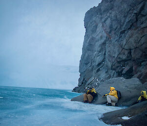 Wind at ice wall formation