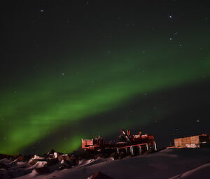 An amazing place to park — Mawson dieso plant equipment basking in the beauty of an aurora.