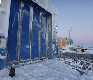 A job well done! A blizz-free Mawson Station Balloon Shed.