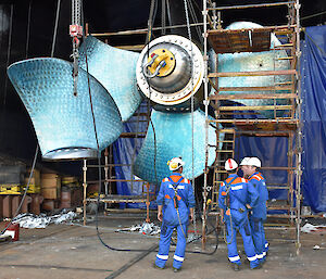 The final blade of a propeller being craned into place. Each blade weighs 4.5 tonnes.