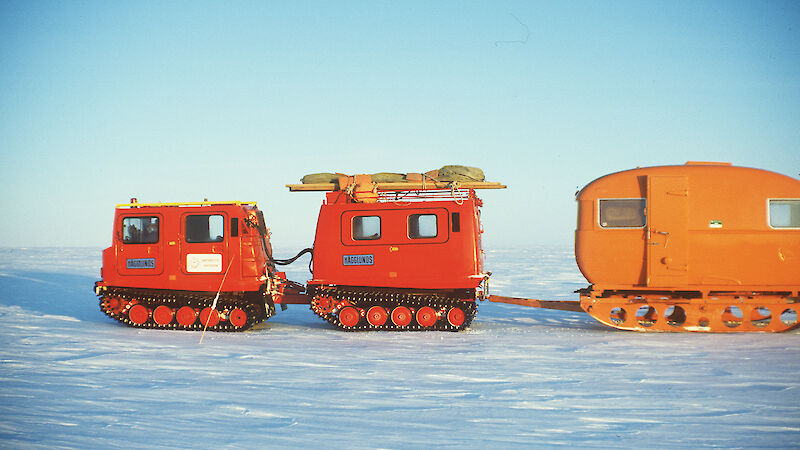 A Hägglunds towing a Franklin caravan at Davis in 1985.