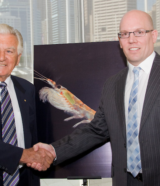 Former Australian Prime Minister Bob Hawke congratulates Dr Bruce Deagle, the first recipient of the R.J.L. Hawke Post-Doctoral Fellowship for Antarctic Environmental Science, in 2011