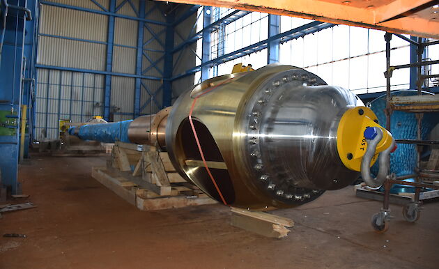 A 1.94m wide propeller hub on to which the ship’s propeller blades are bolted.