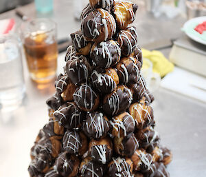 A Christmassy croquembouche at Casey