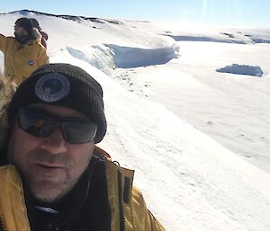 An expeditioner self portait on the ice