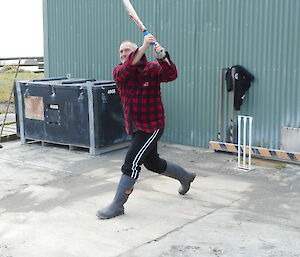 expeditioner batting in cricket game