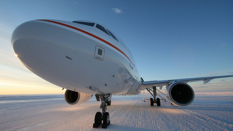 A319 on ice runway at Wilkins Aerodrome