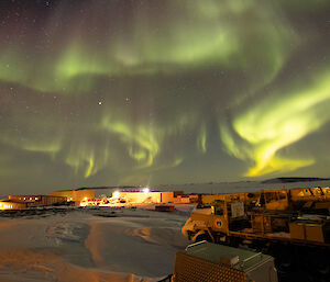 Aurora Australis green sky over station