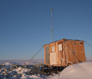 Mabel hut within the Casey station limits, home to the air sampling equipment