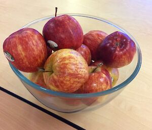 Royal Gala apples in a bowl