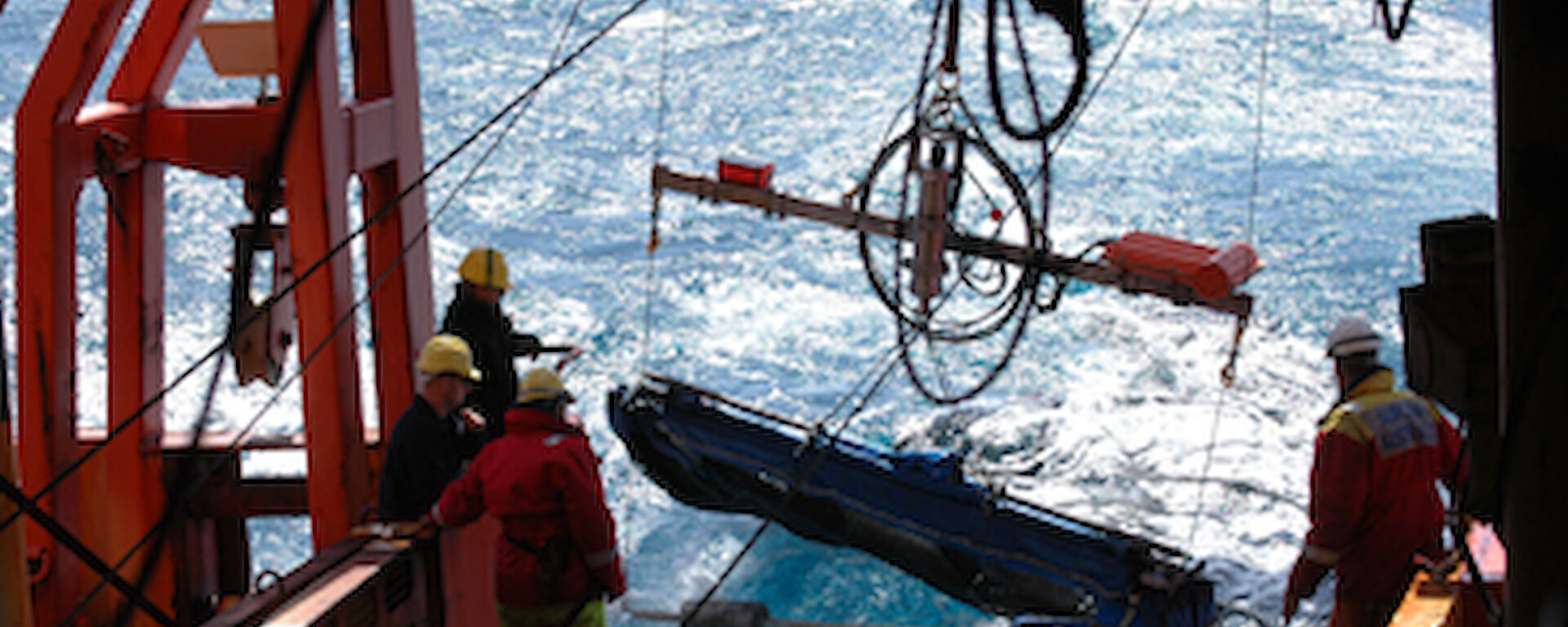 Deploying the rectangular midwater trawl net