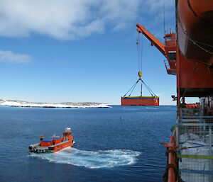 Unloading equipment for Casey station