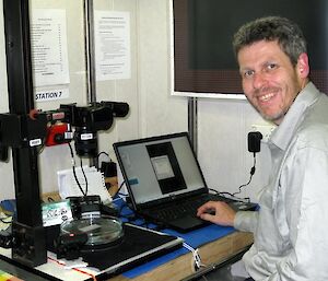 Keith Martin-Smith at work photographing samples