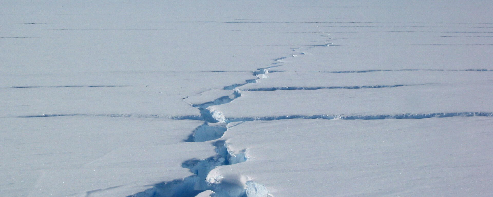 Ice shelf with large gaps in it
