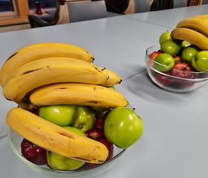 Bowls of fresh fruit on the table.